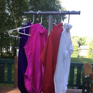 4 bodysuits in 4 colors.